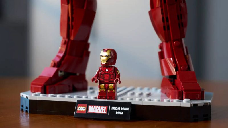 LEGO Iron Man Mark III Collector’s Edition boasts detailed red-and-gold armor, removable helmet, arc reactor chest plate, and display stand.