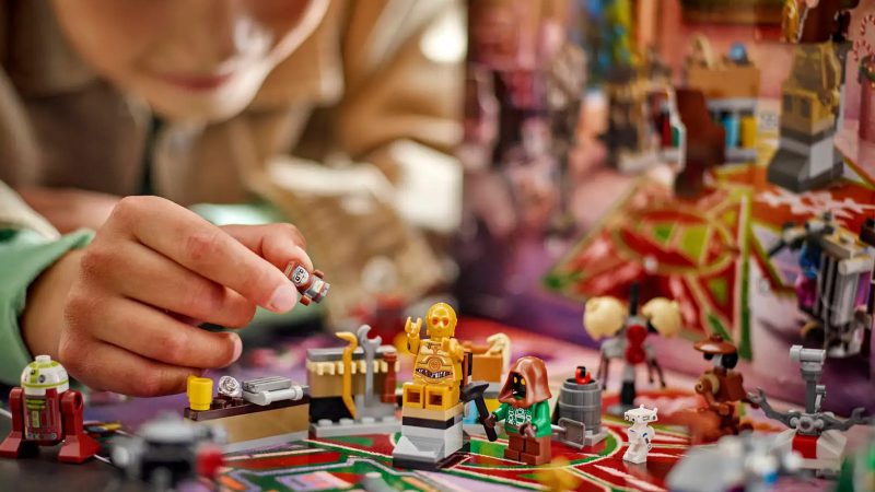 LEGO Star Wars 2025 Advent Calendar features mini builds, characters, and holiday-themed collectibles.