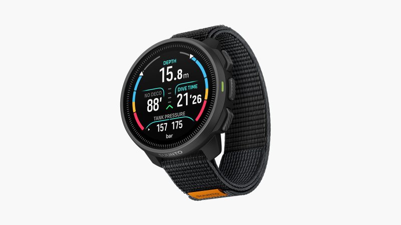 Suunto Nautic and Nautic S dive computers—large AMOLED display model and compact model—with rugged straps and deep-ocean interface styling.