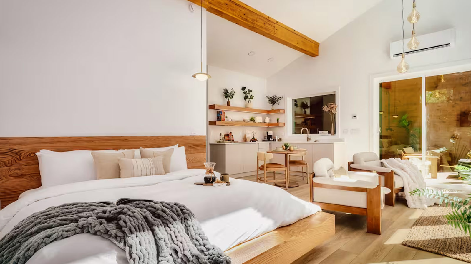 Airbnb Gold: The Solenne Redefines Getaways