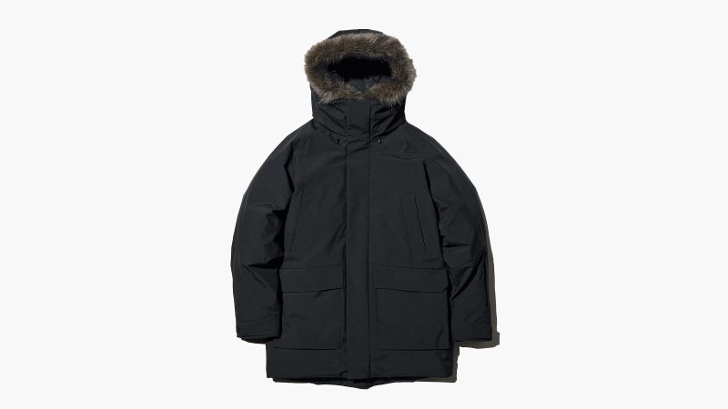 The Uniqlo Ultra Warm Down Coat features advanced heat-retention insulation, lightweight construction, and winter-ready performance for extreme cold weather.