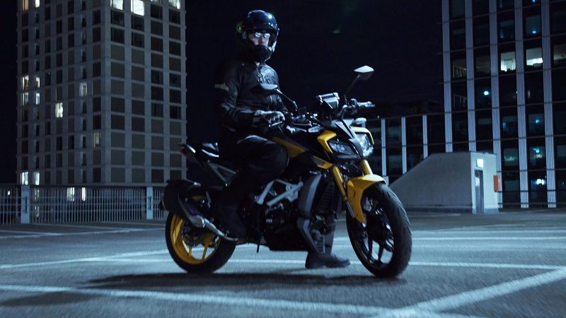 The Aegis Rider Vision motorcycle helmet features an integrated augmented reality HUD (Heads-Up Display) showing speed and navigation on the visor.