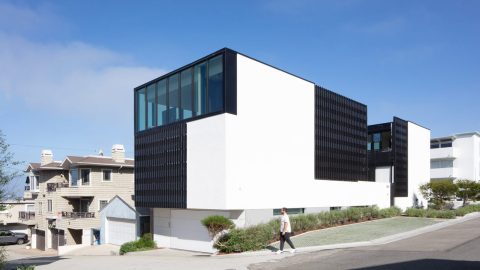 Why This 40% More Efficient Home Is The Future Of Coastal Life