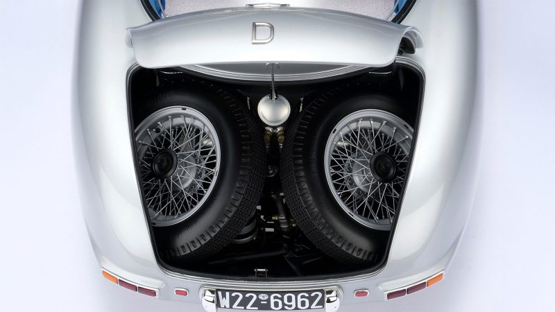 The Amalgam Collection scale model of the Mercedes‑Benz 300 SLR Uhlenhaut Coupe features ultra-detailed craftsmanship, silver bodywork, and historically accurate automotive design.