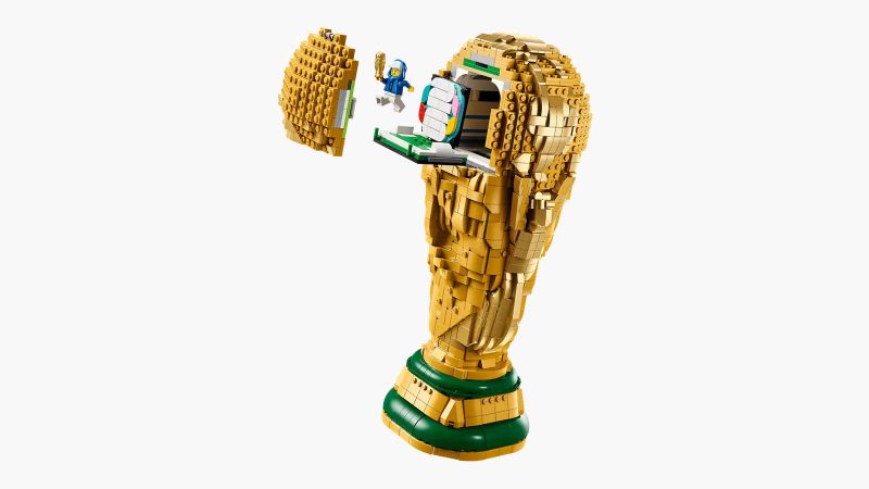 LEGO FIFA World Cup Official Trophy set featuring a brick-built gold trophy design, collectible display model for football fans and LEGO enthusiasts.