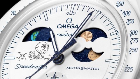 This Earthphase Swatch Is UV-Activated Chaos