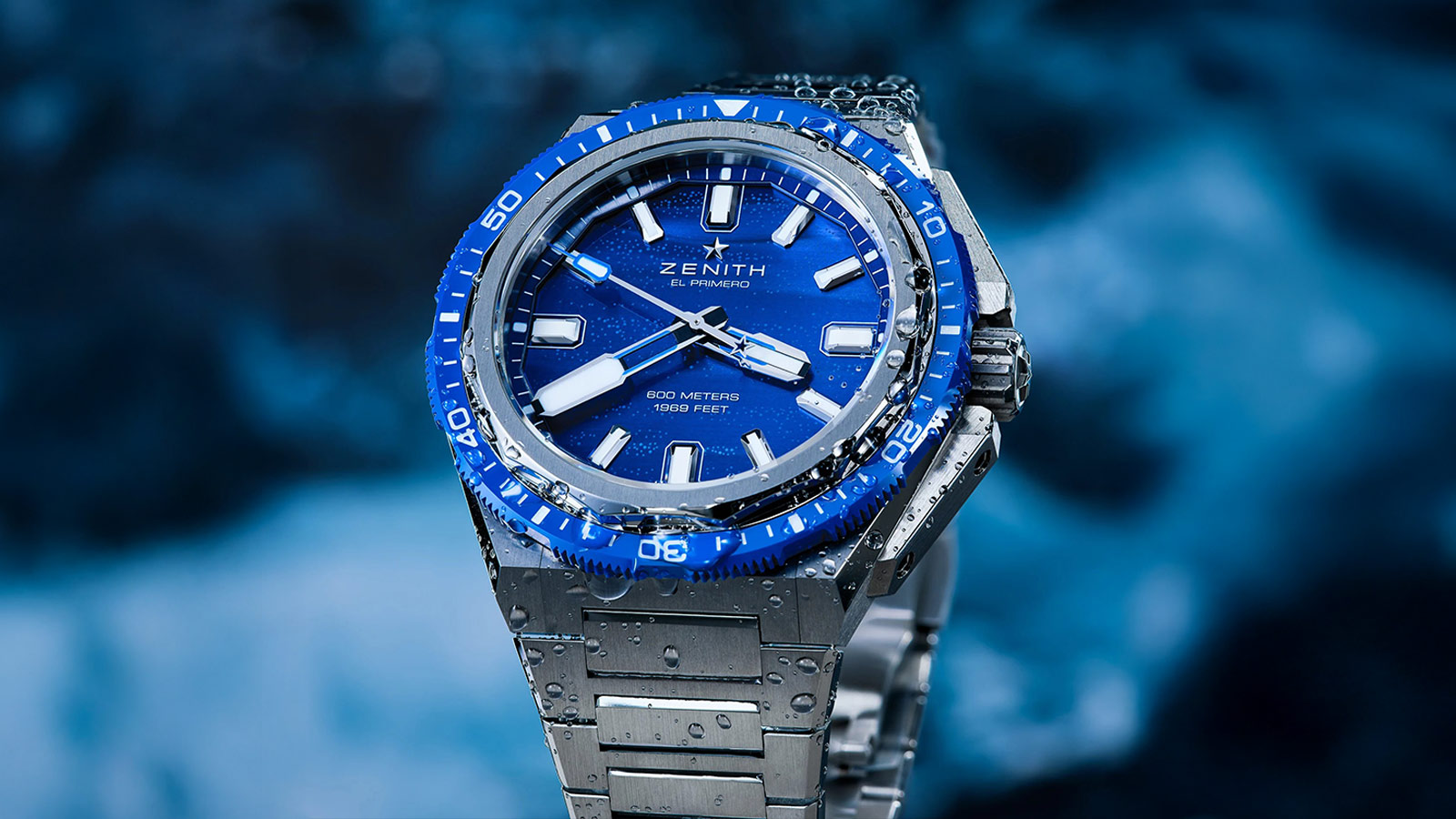 デルムンド Meet the Diver That Lights Up The Ocean - IMBOLDN