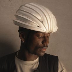 Ventete’s aH‑1 Helmet Collapses to Tuck Into Your Bag