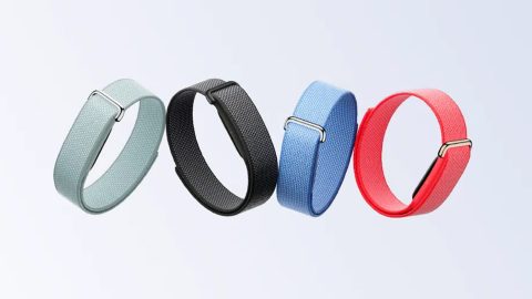 Fitbit Air Strips Wearables Down to the Essentials