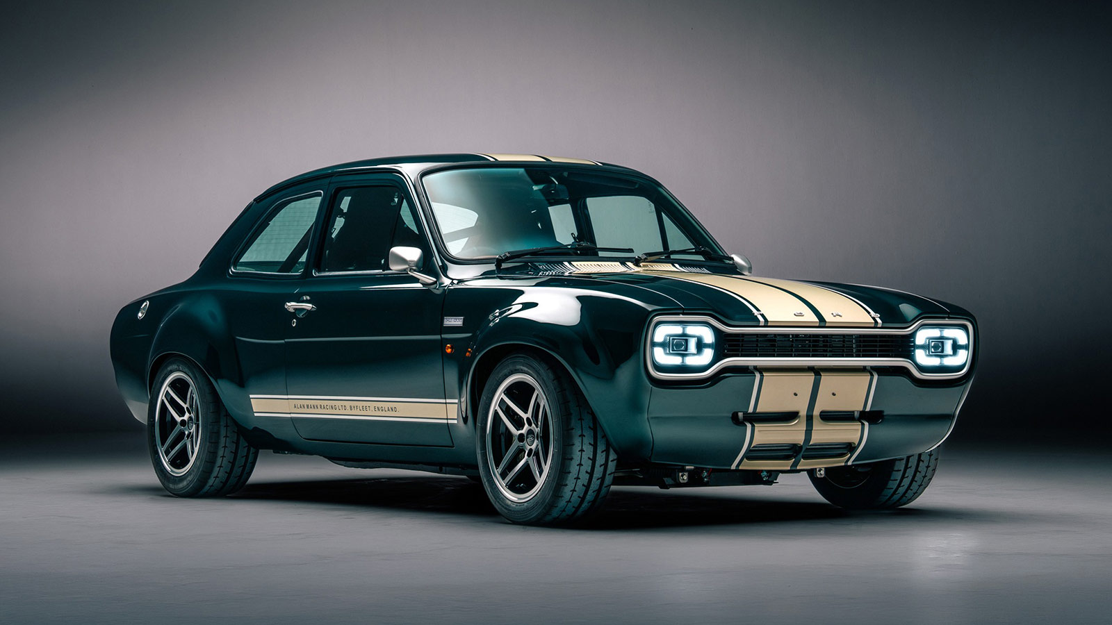 Boreham Motorworks Revives the Ford Escort Mk1 RS with Carbon Body and Ten‑K Engine