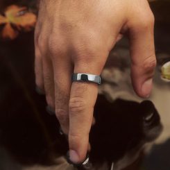 Oura Ring 5 Shrinks the Smart Ring Without Sacrificing Capability