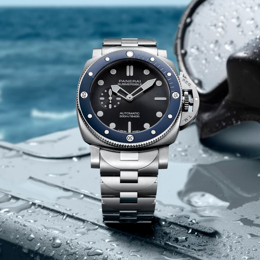 Panerai Gives The Submersible A Steel Bracelet