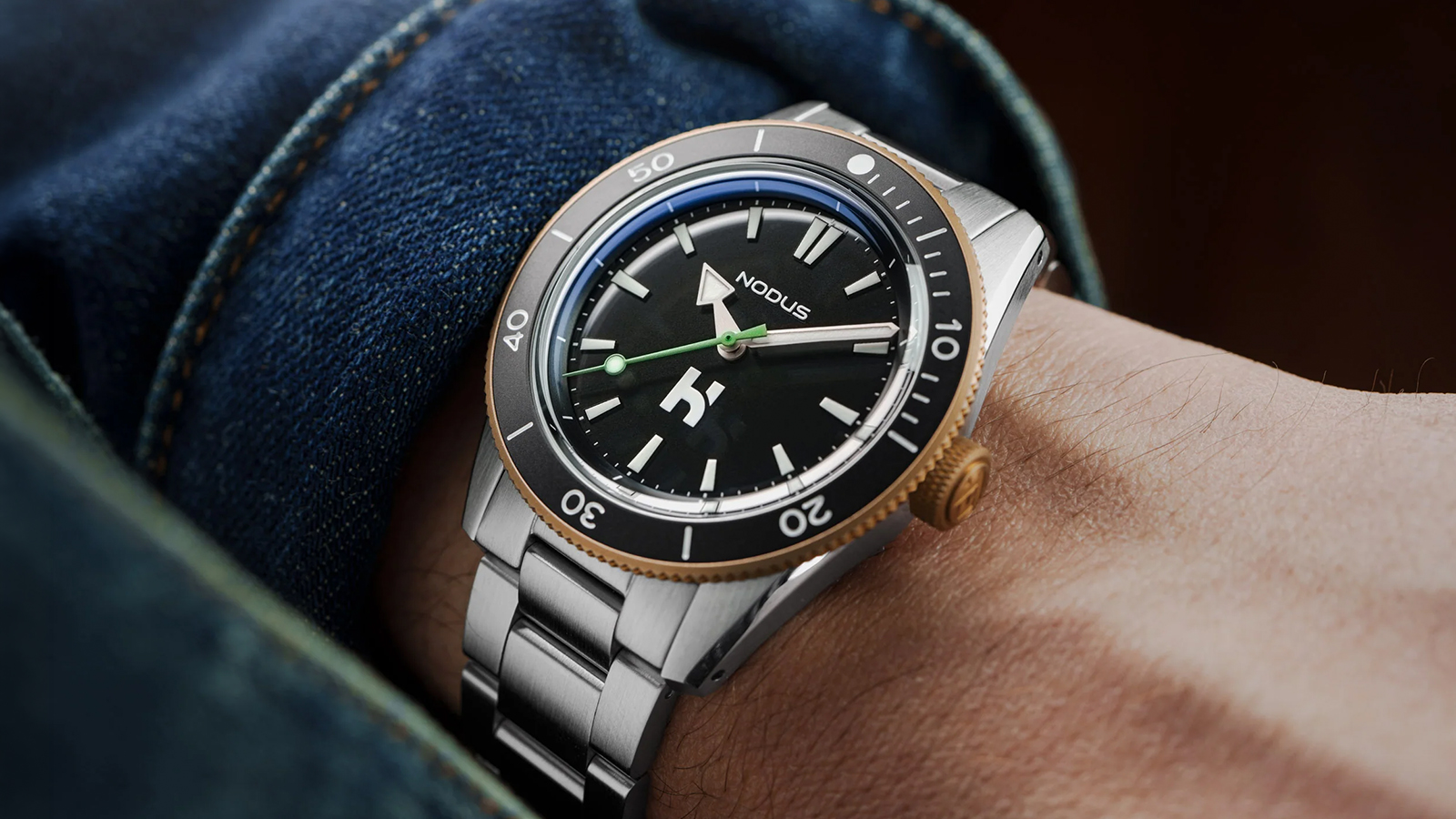 Nodus Lets Bronze Patina Frame a Sapphire Dial