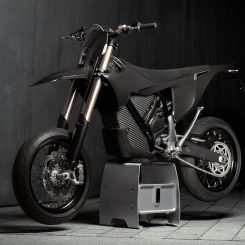 Stark Blacks Out the VARG SM for a 500-Bike Run