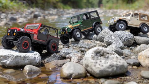 Axial Shrinks the Jeep CJ-7 Into a Rock Crawler