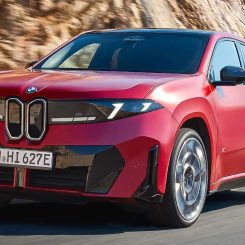 BMW iX4 Gives Neue Klasse a Sharper Silhouette