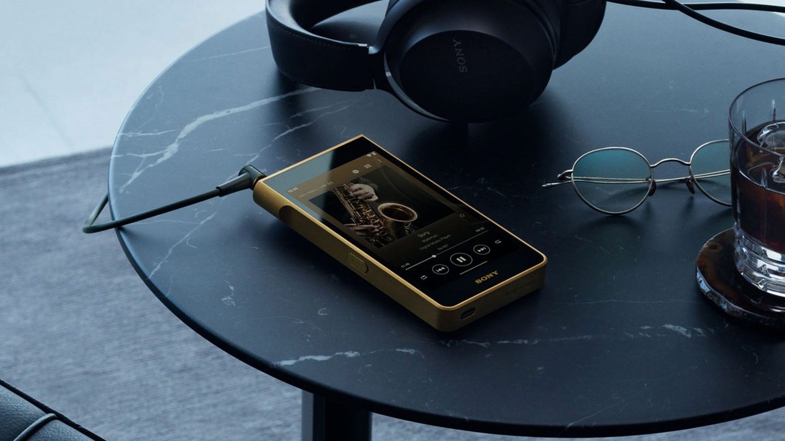 Sony NW-WM1ZM3 Walkman Takes Copper Seriously