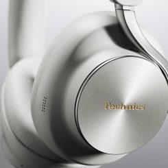 Technics A1000 Puts Magnetic Fluid in Headphones