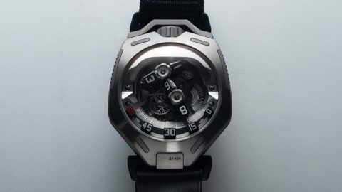 URWERK UR-300 Rebuilds the Wandering-Hour Watch