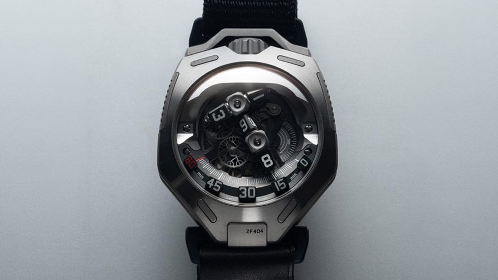 URWERK UR-300 Rebuilds the Wandering-Hour Watch